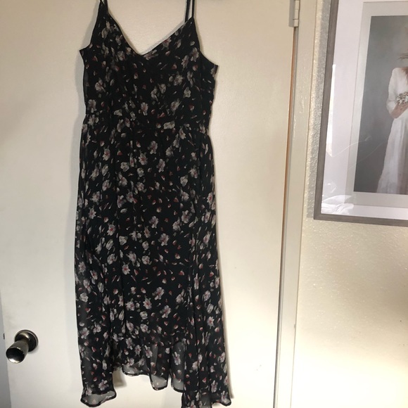 Covet silk dress hi low style flowy black floral - Picture 2 of 9